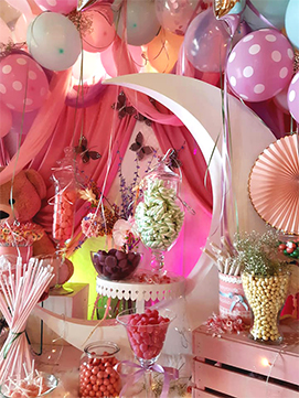 Mesa dulce en tonos rosas